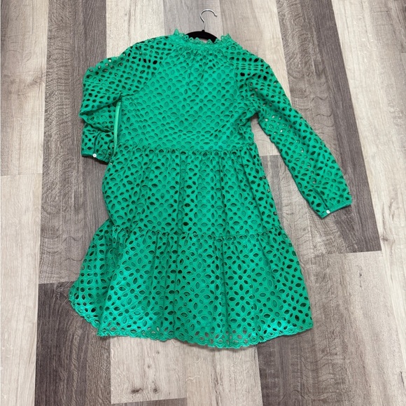 🌷Green Lace Dress - Picture 4 of 4